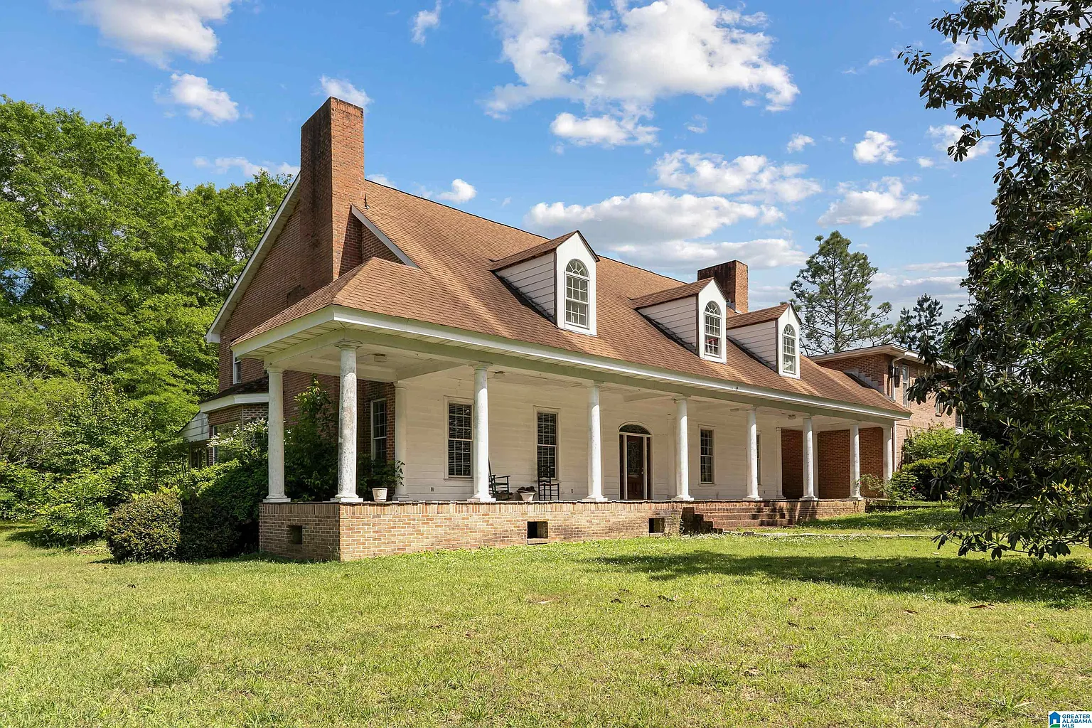 A Grand Southern Opportunity: Restoring Charm and Unlocking Potential in Odenville – $275,000