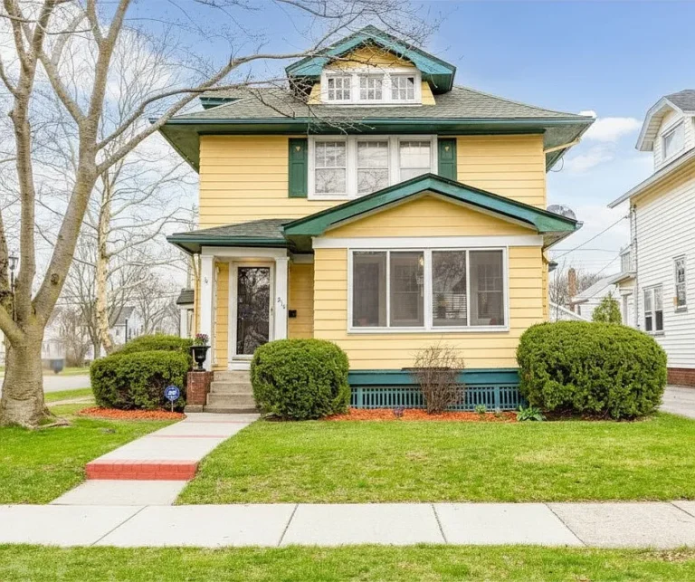 Charming 1920s Colonial in Rochester’s Historic 19th Ward – A Perfect Blend of Character and Convenience – $149,900