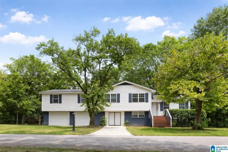 Spacious 5-Bedroom Ranch Home on a Large 0.62-Acre Lot in Birmingham, Alabama – $180,000