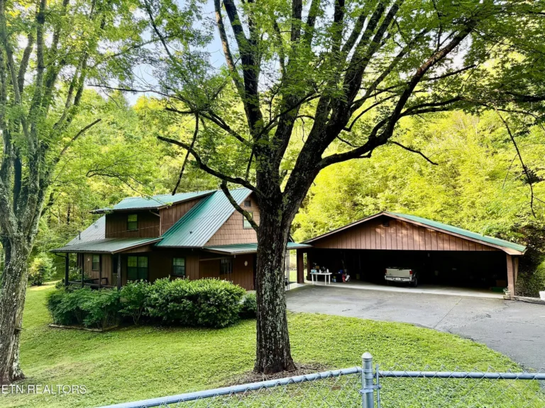 Peaceful Country Living Near Norris Lake: A Charming Tennessee Retreat Full of Potential – $169,900
