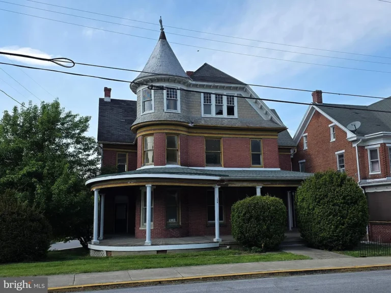 Restoring Timeless Charm: A Victorian Fixer-Upper Full of Potential in Windsor, PA – $149,995