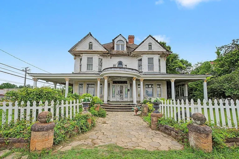 Restoring Grandeur: A Rare Opportunity to Own a Historic 1900 Victorian Masterpiece in Dawson, Georgia – $99,900