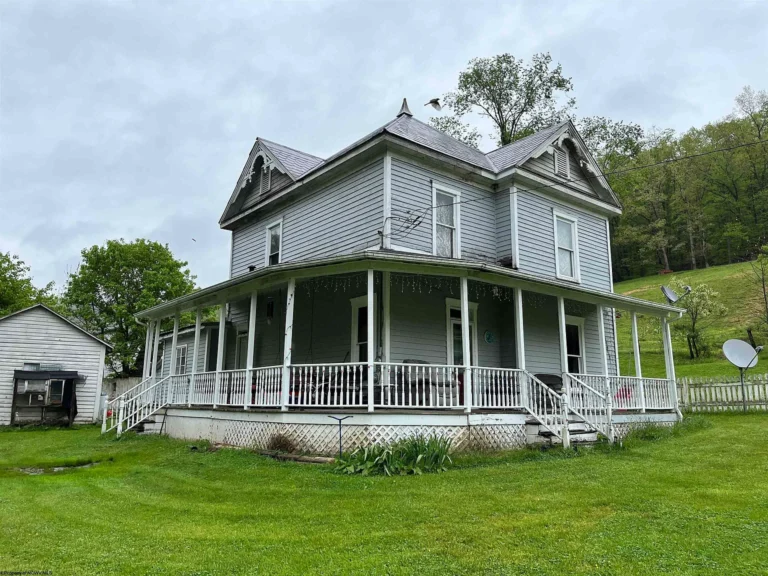 Restoring a 1914 Farmhouse Full of History and Endless Potential in Horner, West Virginia – $124,900