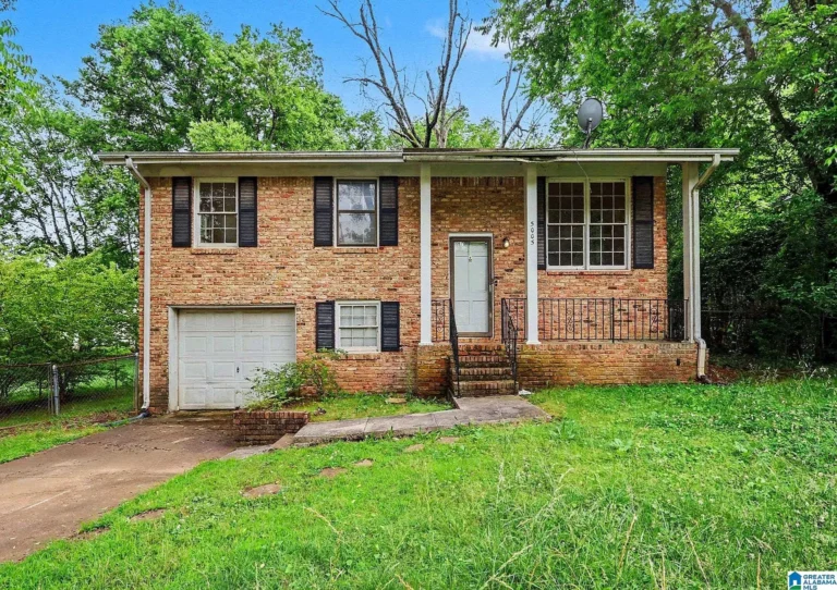 Affordable Split-Level Opportunity with Endless Potential in Huntsville, Alabama – $114,950
