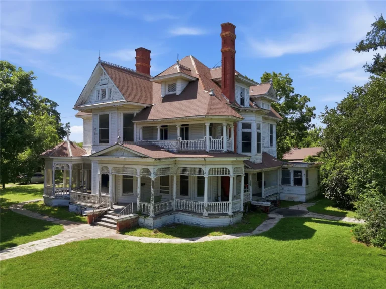 Restore This 1895 Victorian Masterpiece in Texas for Just $170,000