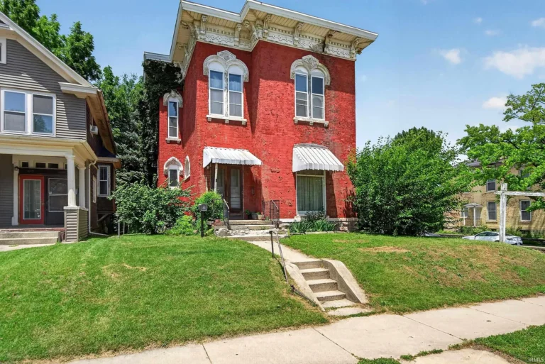 Historic Midtown Gem with Endless Potential: A Timeless 4-Bedroom Home in Logansport, Indiana – $129,000