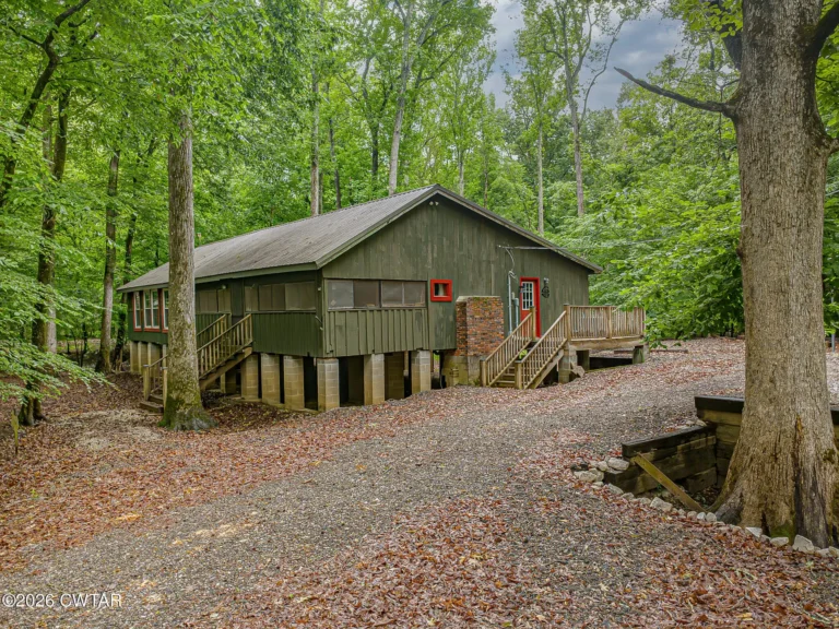 Turnkey Waterfront Cabin for Sale at Wesley Lake – Renovated 3-Bedroom Retreat Near Blue Oval City – $137,900